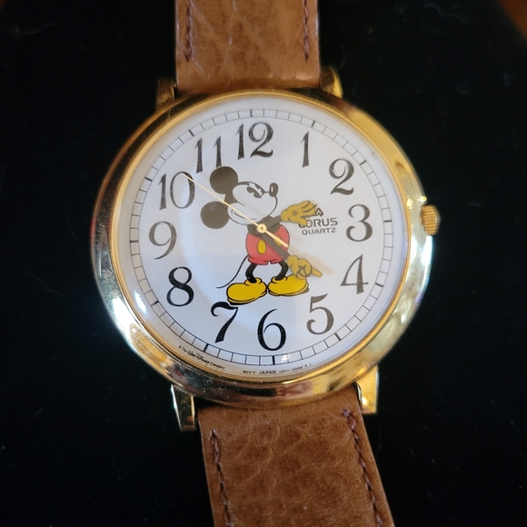 Lorus Quartz Other - Vintage Lorus Quartz Mickey mouse watch.